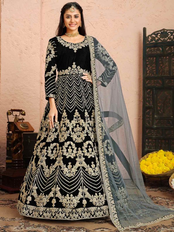 Black Colour Velvet Fabric Anarkali Salwar Kameez.
