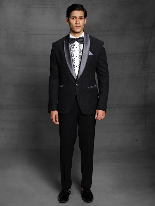 Black Colour Party Wear Mens Suit in Imported Fabric.