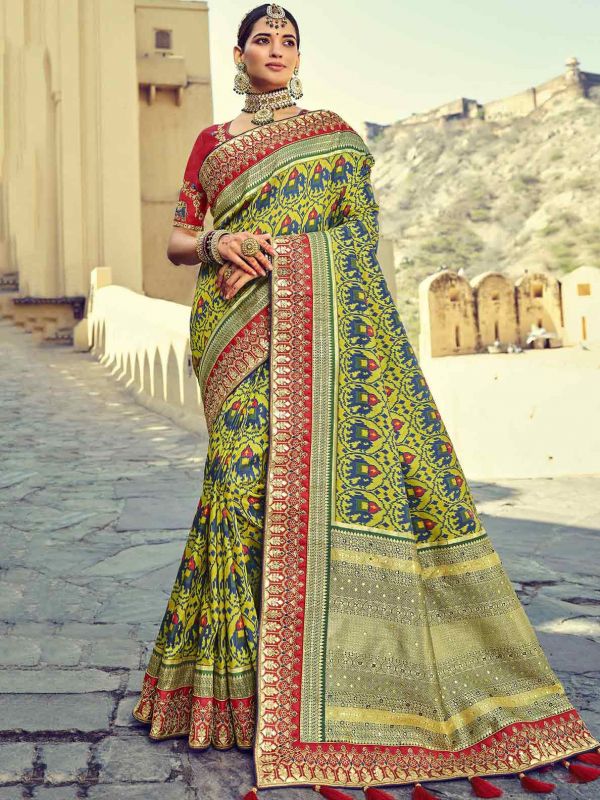 Green Colour Patola Silk Fabric Women Saree.