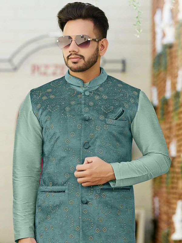 Green Kurta Pyjama With Velvet Jacket Set