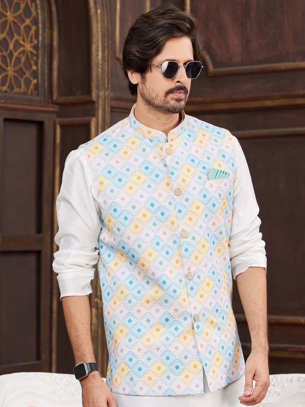 Off White Festive Kurta Set In Digital Print