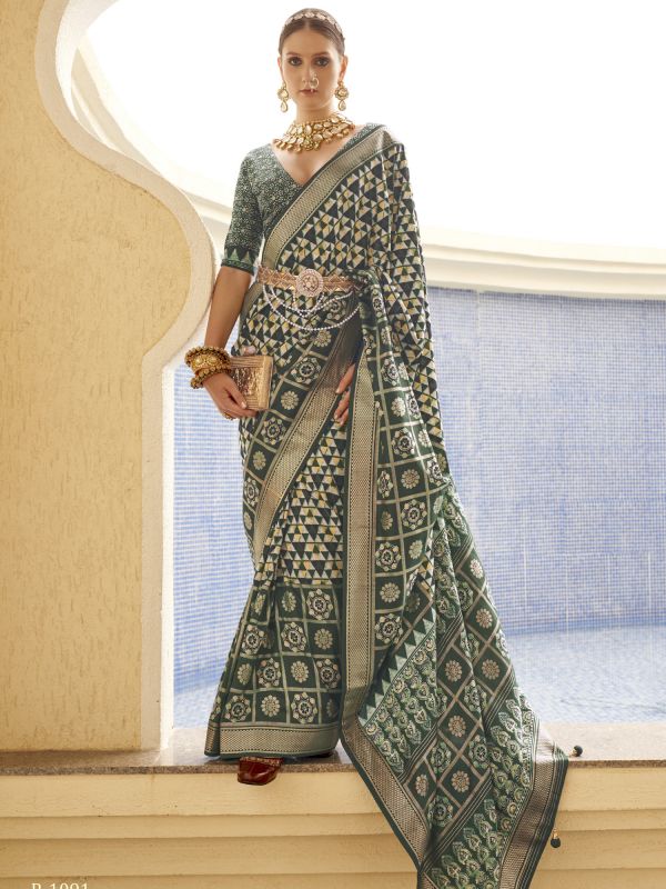 Green Print Work Saree In Silk With Blouse
