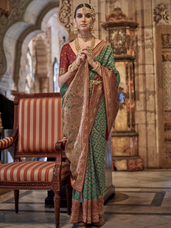 Green Traditional Wear Saree In Silk