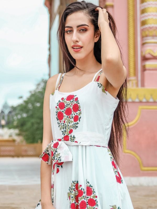 Paavi Sanaa Exclusive Stylish Designer Rayon Casual Wear Long Kurtis  Collection - The Ethnic World