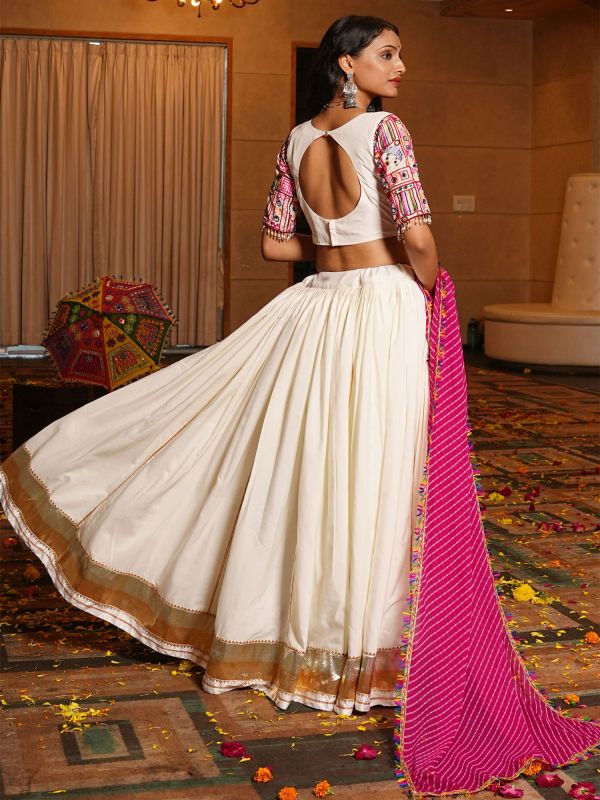 Off White Lehenga Set With Bandhani Printed Dupatta