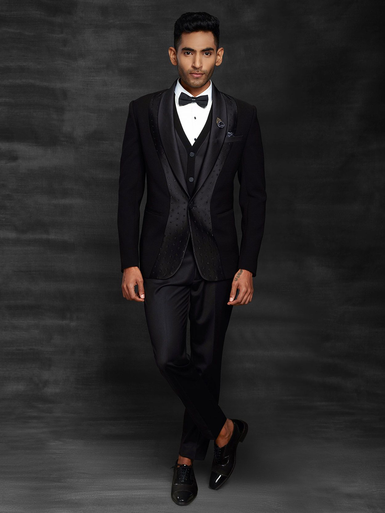 Black Mens Tuxedo at best price in Faridabad | ID: 16053157691