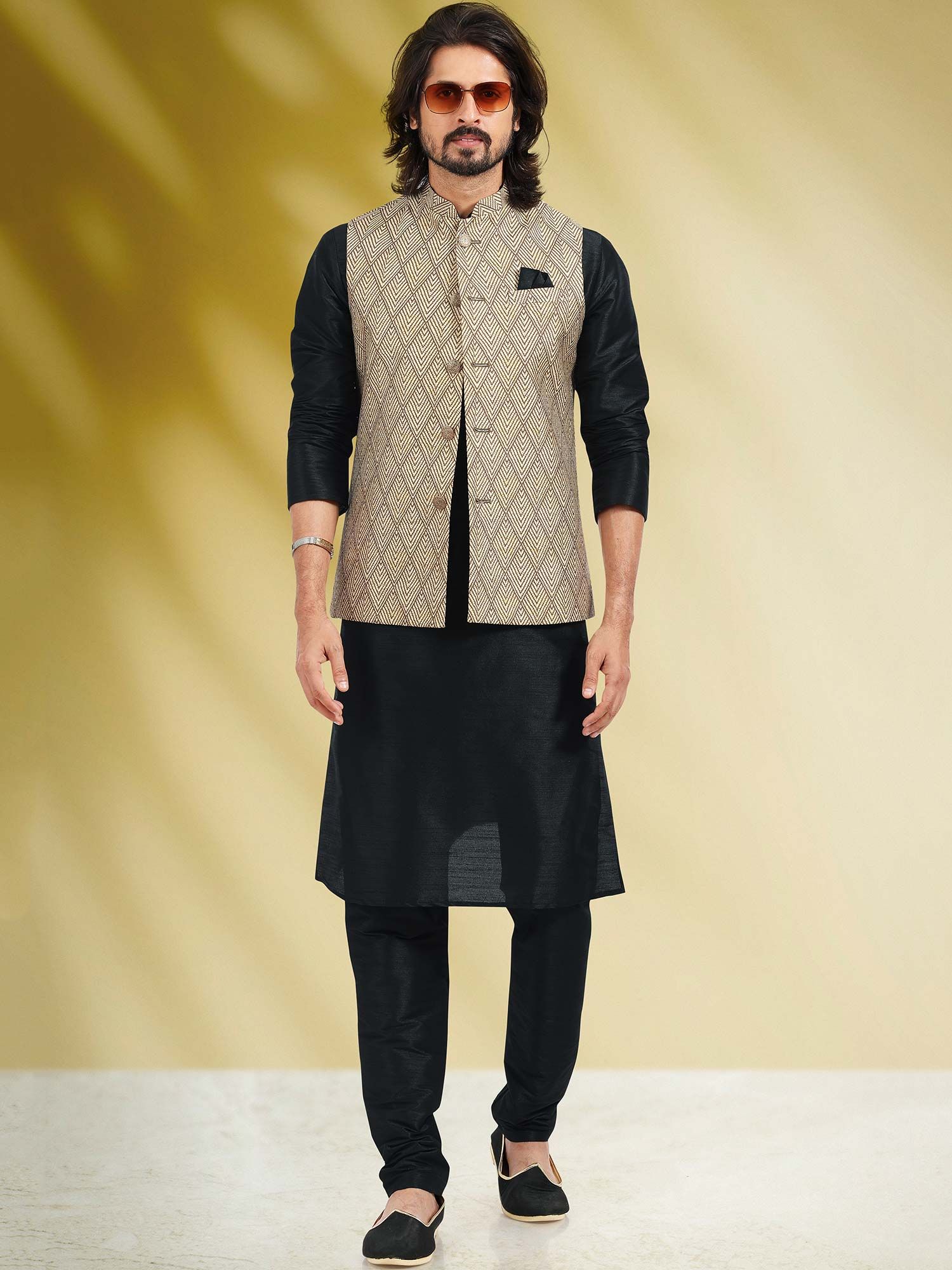 Kurta Sets & Suits | Black Kurti Pajama & Duppta Set | Freeup