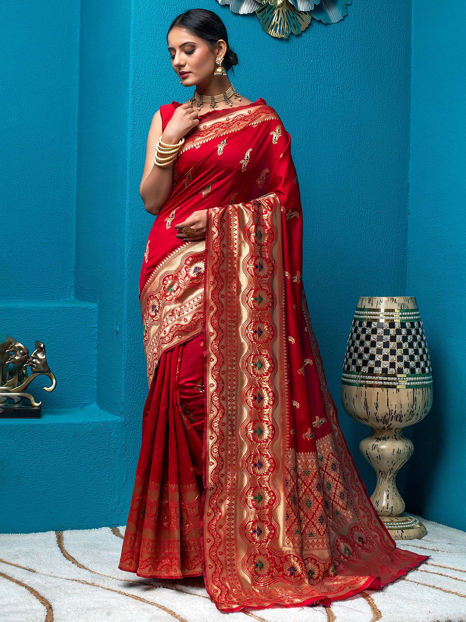 Black Banarasi Silk Saree With Woven Designs 4672SR02