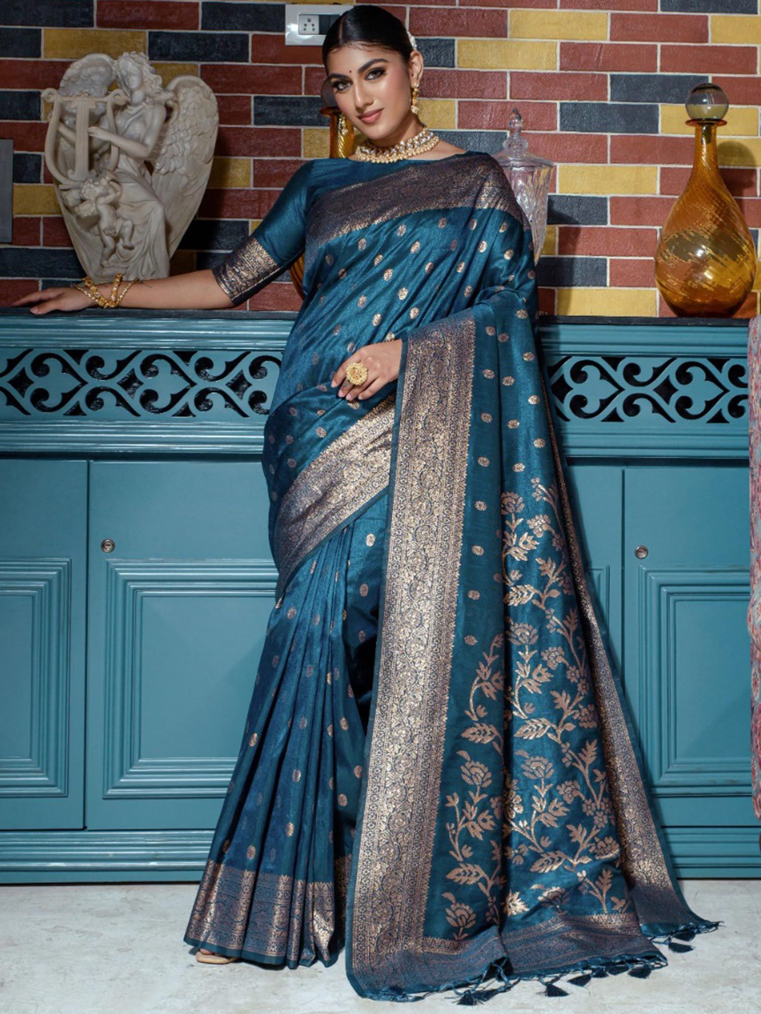 Party Wear Jaanvi Fashion Women Banarasi Silk Saree Blue, With