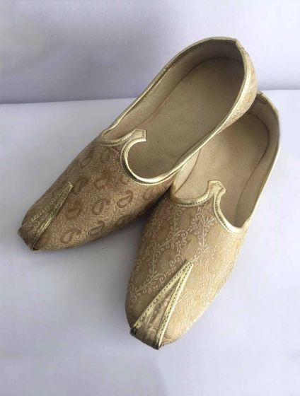 Golden Colour Jute Fabric Mojari For Men.