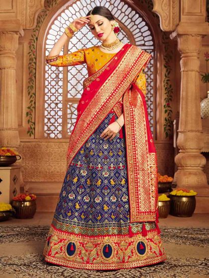 wedding lehengas, Engagement dress,Engagement lehenga Choli