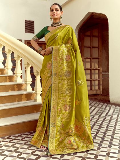 Green Traditional Wear Saree With Woven Pallu